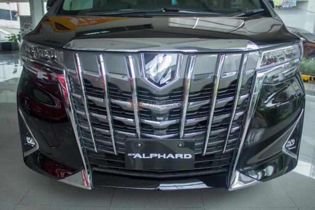 Gambar Isi  Mobil  Alphard  Galeri Mobil 